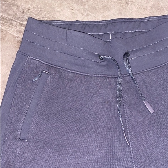 Lululemon women’s joggers! - Picture 4 of 7